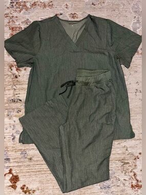 Mandala Green/Gray Scrub Set